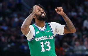 大心脏！马绍尔弧顶自信命中反超三分球