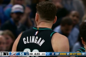 雪上加霜！克林根被吹进攻犯规 个人累计3犯了