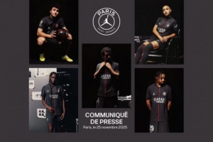 巴黎公布本赛季第四款球衣：黑色主调，搭配炭灰色和玫瑰色渐变