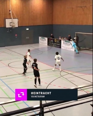 天才早已注定2019年11岁卡尔脚后跟停球+转身凌空抽射破门