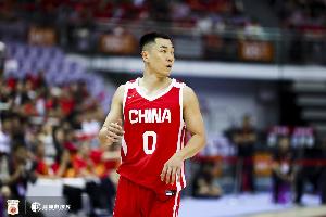 空篮不中很伤！高诗岩9中2拿到6分5板2助2断