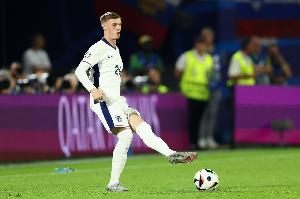 太阳报：帕尔默没出现在英格兰2026年官方日历，但这与世界杯无关