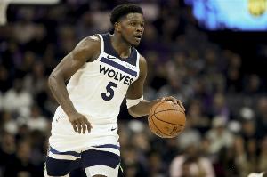 爱德华兹近4战场均轰38.5分1.8断 三分命中率46.5% 但仅1胜3负