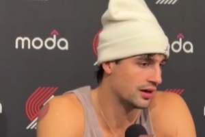 阿夫迪亚：能跟雷霆纠缠到第四节很不容易了 其他队都输20分