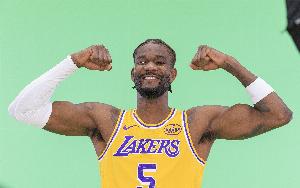 湖人送出10个盖帽本赛季最高 此前最高仅5个&场均3.4个联盟垫底