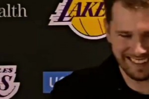 东契奇 打趣：“我的英语说的比八村和小里还要好...