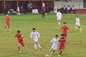 差一点！拜合拉木突破造黄牌，木塔力甫直接任意球造险