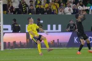 惊世骇俗！40岁C罗精彩倒钩破门！利雅得胜利4-1赛哈特海湾！