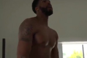 这时候身材太完美了！浓眉刚到湖人时的健身房训练！