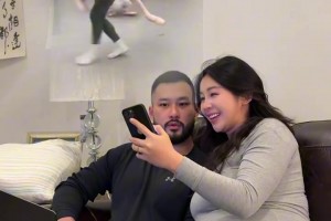 “源哥”这体型竟然要抱高高，真是难为大哥了!!