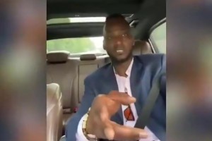 老詹又养活一个？夸梅·布朗天天开车拍视频喷詹姆斯，现在车都换了！