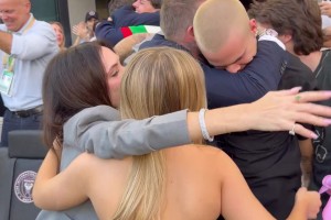 哨响时刻贝克汉姆一家庆祝夺冠，小贝真帅&小七也长大漂亮了