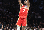 没准星！亚历山大-沃克20投9中得24分3板3助三分一顿出手铁了8个