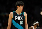 杨瀚森0+0+0+0+0：NBA生涯首次替补154秒0投篮仍需努力